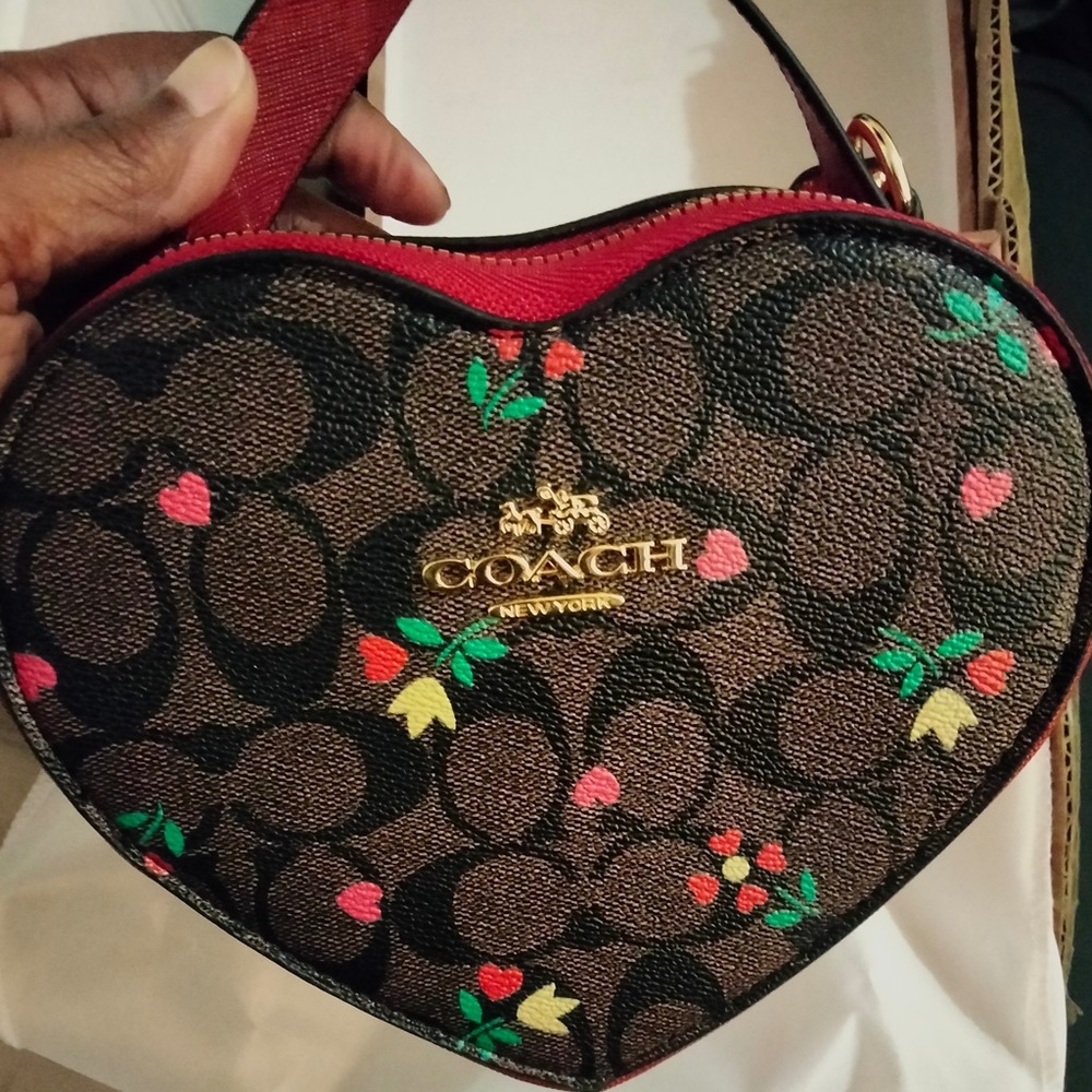 COPY - Heart shaped handbags w/box